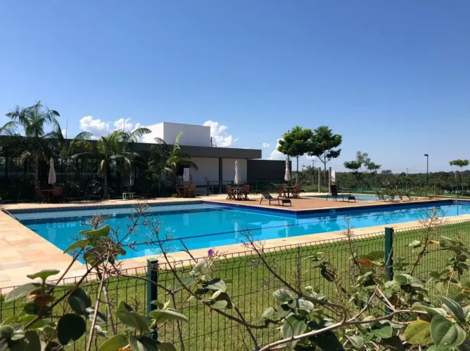 TERRAS ALPHA 2: Lote/Terreno no condomínio fechado em Senador Canedo GO