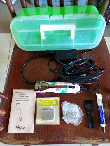 Máquina de tosa profissional Oster Bivolt 