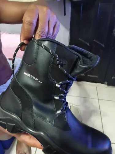 Venda de uma botar profissional