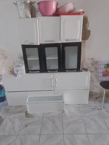 Vendo um armário de parede