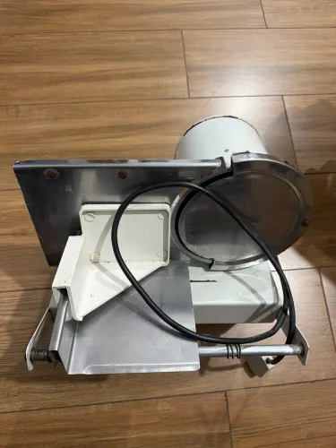 Máquina de cortar frios