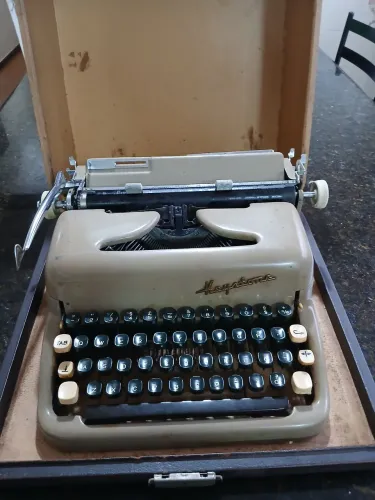 Maquina escrever Keystone Antiga década 40/50
