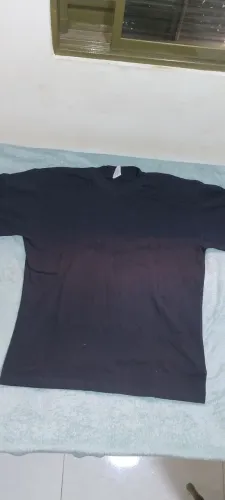 Camiseta gola canelada ribana reforço no ombro