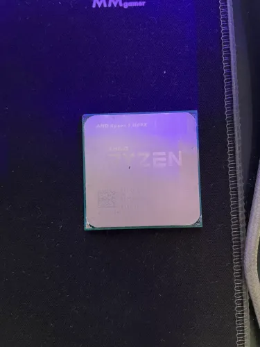 Processador AMD 5 1500X - 4 Núcleo / 8 Threads- funcionando perfeitamente