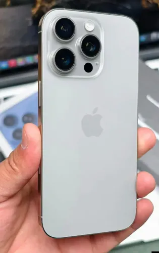 iPhone 16 Pro Max 256GB - Natural - Semi novo Bateria 93% Com garantia Loja física