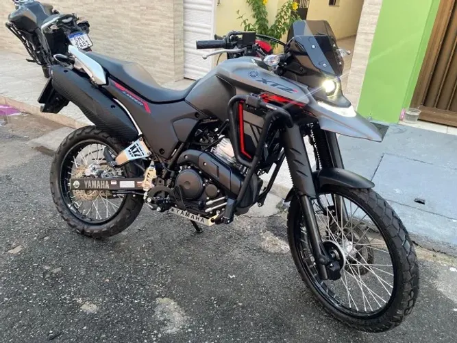 LANDER XTZ 250 25/25 Toda equipada 2.000km rodado 