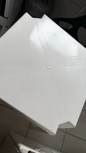 Mesa de plástico branca