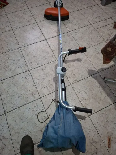 VENDO ROÇADEIRA FS221