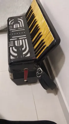 Acordeon Hohner 120 Baixos - Raridade Alemã