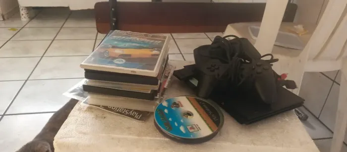 PS2 com alguns jogos
