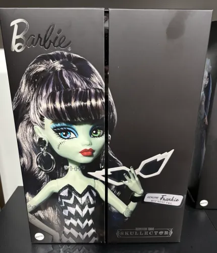 Boneca Monster high Skullector Frankie vs Barbie - Lacrada