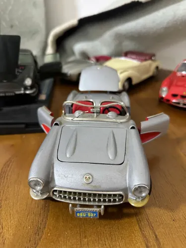 Chevrolet Corvette 1957 1/18 