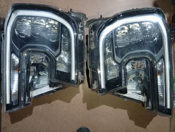 Farol Ford Ranger 2025