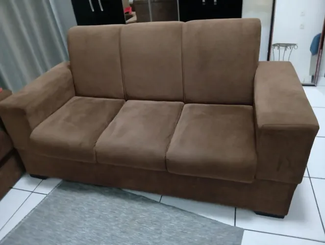 Sofá 3 lugares marrom
