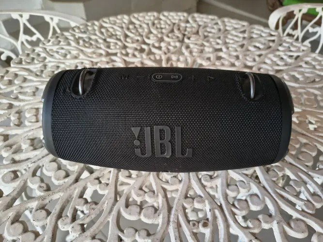 Caixa JBL Xtreme 3 (Pen drive)