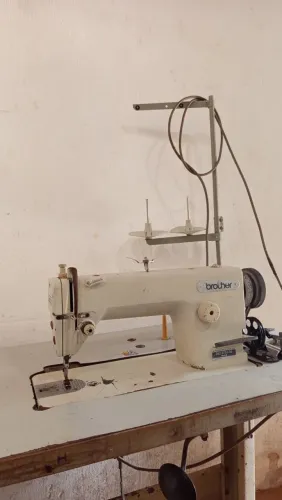 MÁQUINA DE COSTURA
