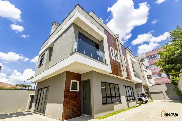 Sobrado em Condominio para venda - Água Verde
