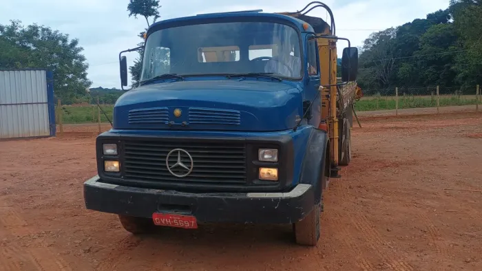 Caminhão Munck 1113