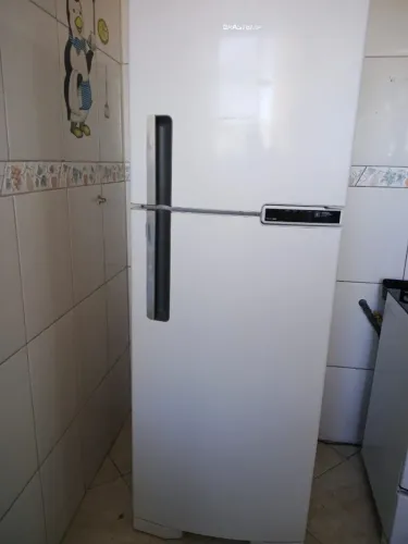 Geladeira 375 litros, Fogão 4 bocas com mesa de vidro, TVs