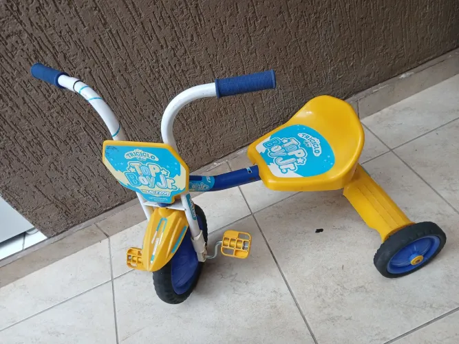 Triciclo infantil