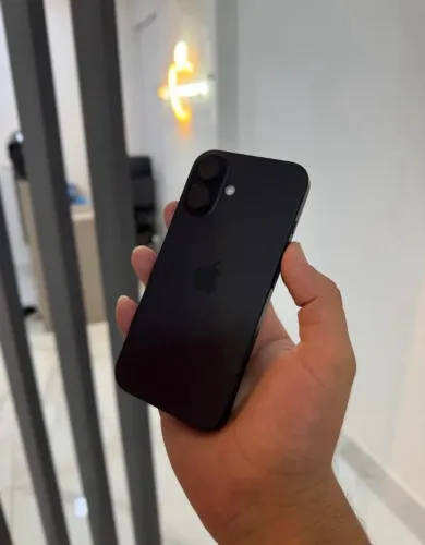 IPHONE 16 - 128 gb PRETO SEMI NOVO COM GARANTIA- Bateria BOA - APARELHO IMPECÁVEL