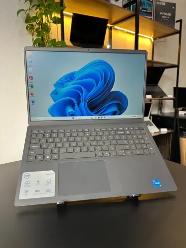 Notebook Dell Inspiron 15 - Core i5 de 11th + SSD M2 256GB + 8GB DDR4 + Tela Touchscreen