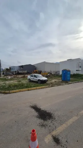 TERRENO DE ESQUINA MEDINDO 360m², EM ITAPEMA, PRONTO PARA CONSTRUIR!!!