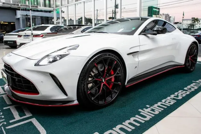 Aston Martin Vantage S Coupe 4.0 V8 680cv 2026