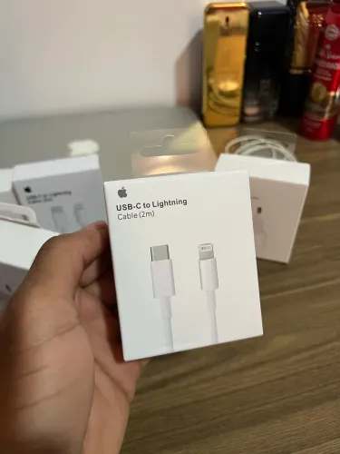 Cabo Lightning ? USB-C iPhone