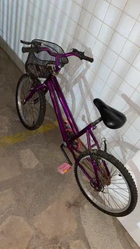 Bicicleta Aro 26 Feminina com Cesta - Pouco Usada
