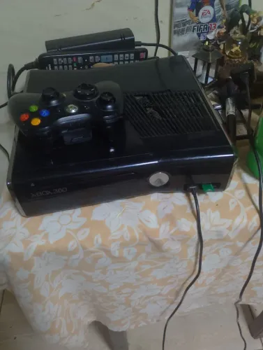 XBOX 360 EM BOM ESTADO