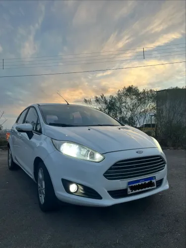 Ford Fiesta 1.6 16V Flex Aut. 5P 2014
