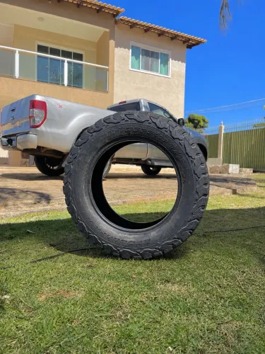 4 Pneus de Camionete BFGoodrich LT265/60R18