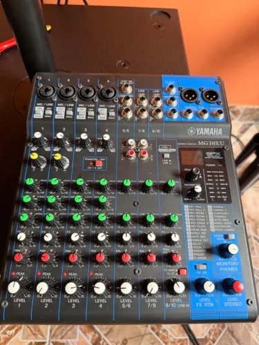 Mesa de som Yamaha MG10XU FX