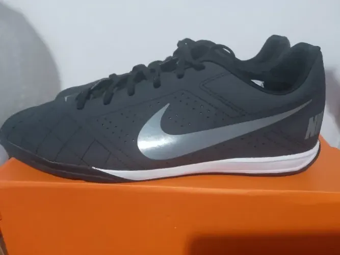 Tenis futsal masculino nike