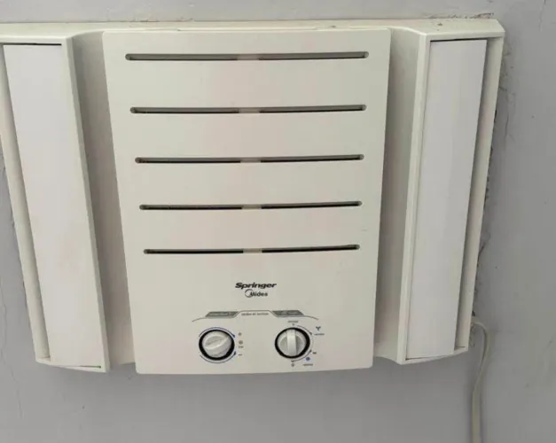 VENDO: Ar-Condicionado de Janela Springer Midea 10.000 BTUs (Frio - 127V)