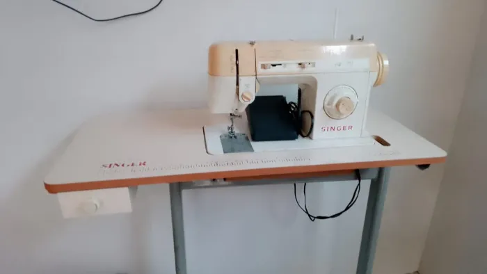Máquina de Costura Singer