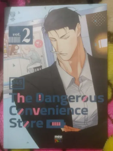 MANGA E LIVRO BL (The dangerous convenience store e vermelho branco e sangue azul)
