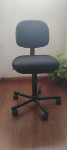Cadeira giratória porte pequeno