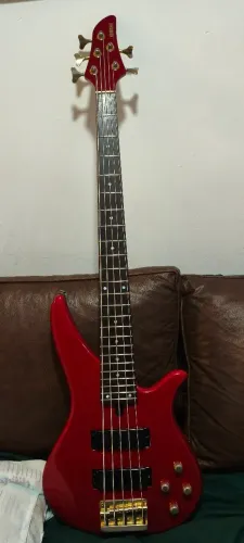 Contrabaixo Yamaha RBX765