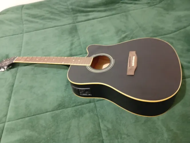 Vendo violão usado