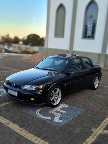 Chevrolet Vectra CD 2.2 16V / 2.0 16V Mec./aut. 2000