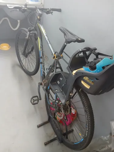 Mountain Bike da marca Groove, modelo SKA 70