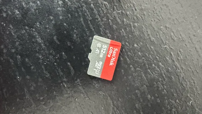 Cartão de memória SanDisk Ultra microSDXC de 512 GB.