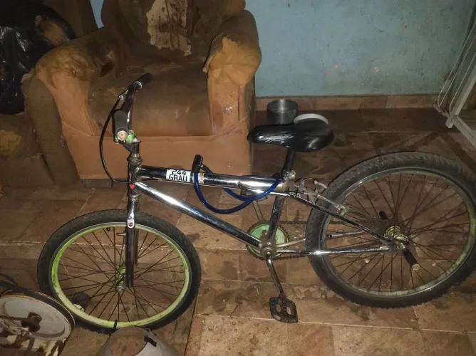 Bicicleta aro 24 BMX boa