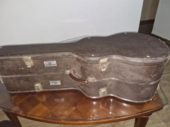 Case duplo . Para violão classico . Retirado no local . Ou uber