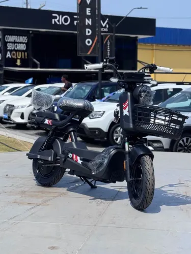 SCOOTER ELÉTRICA J10 Á VENDA