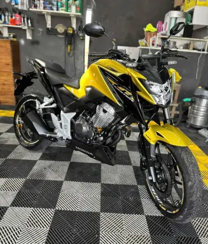 CB TWISTER 300F