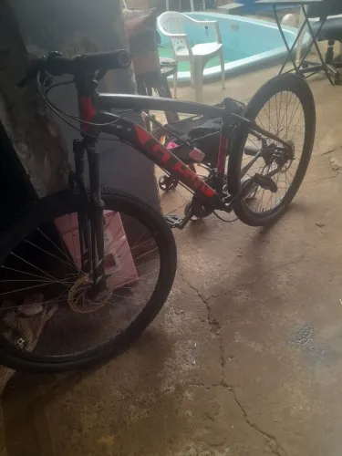 Bike aro 29 Gts Pineus Novos Falta arrumar Os Freios é O esticador, Corrente