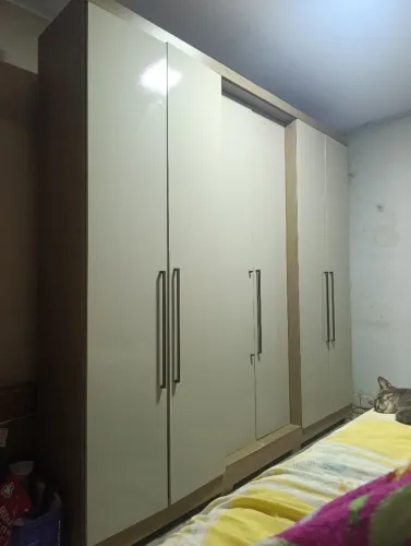 Guarda roupa casal 6 portas